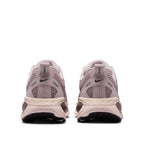Nike Women's Vomero 18 Road Running Shoes