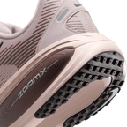 Nike Women's Vomero 18 Road Running Shoes