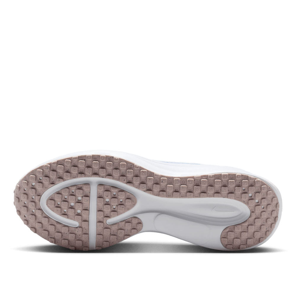 Nike Women's Revolution 8 EasyOn Road Running Shoes
