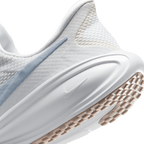 Nike Women's Revolution 8 EasyOn Road Running Shoes