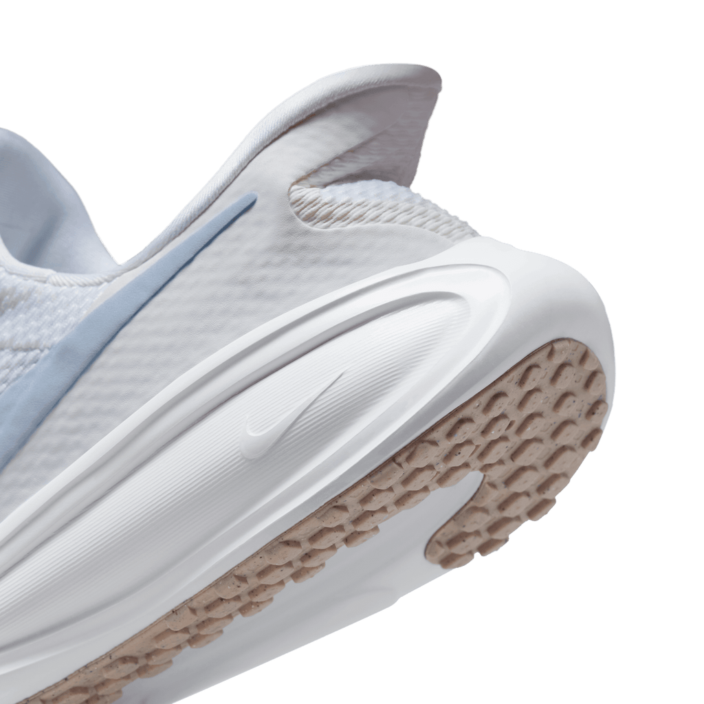 Nike Women's Revolution 8 EasyOn Road Running Shoes
