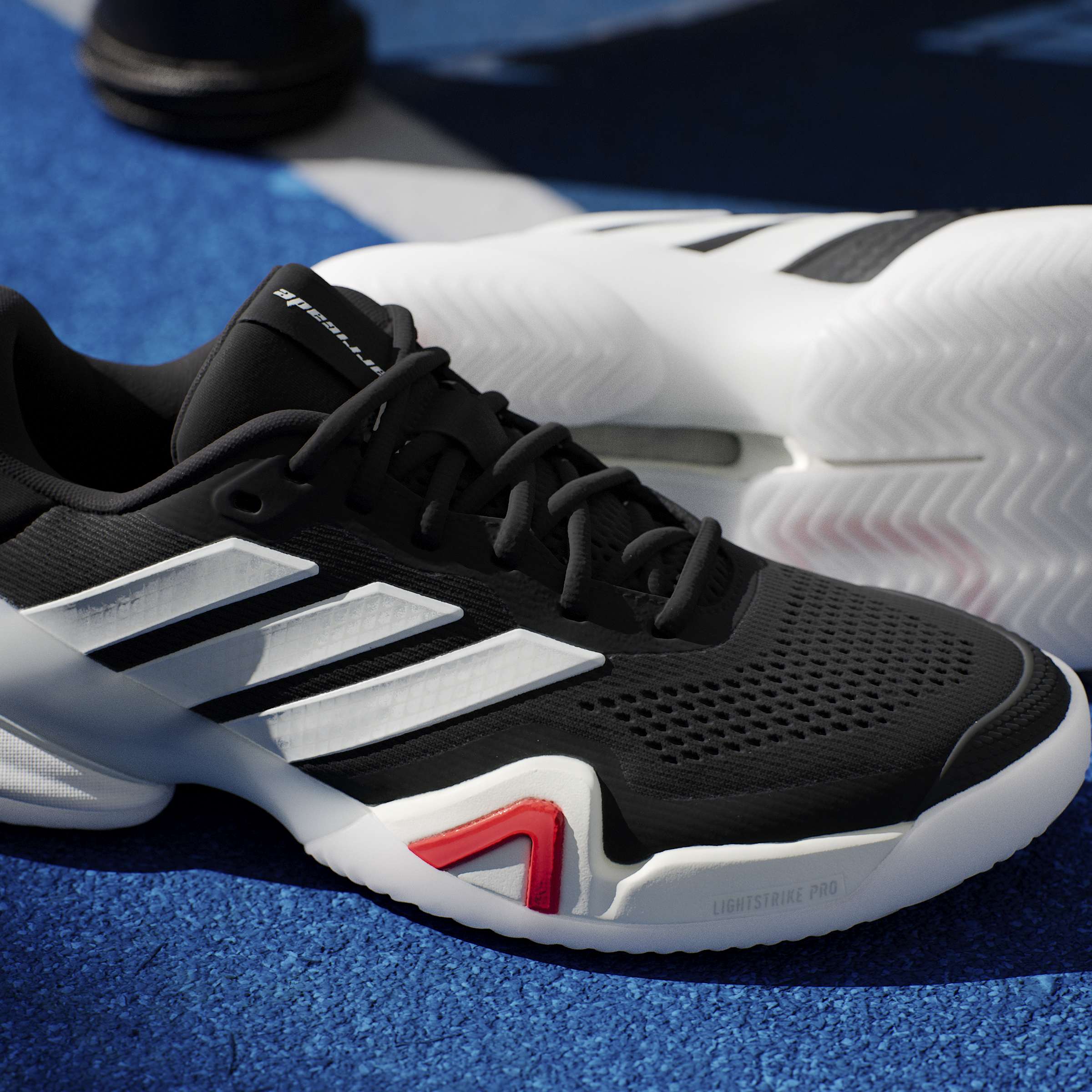 adidas Men's Barricade 14  Tennis Shoes