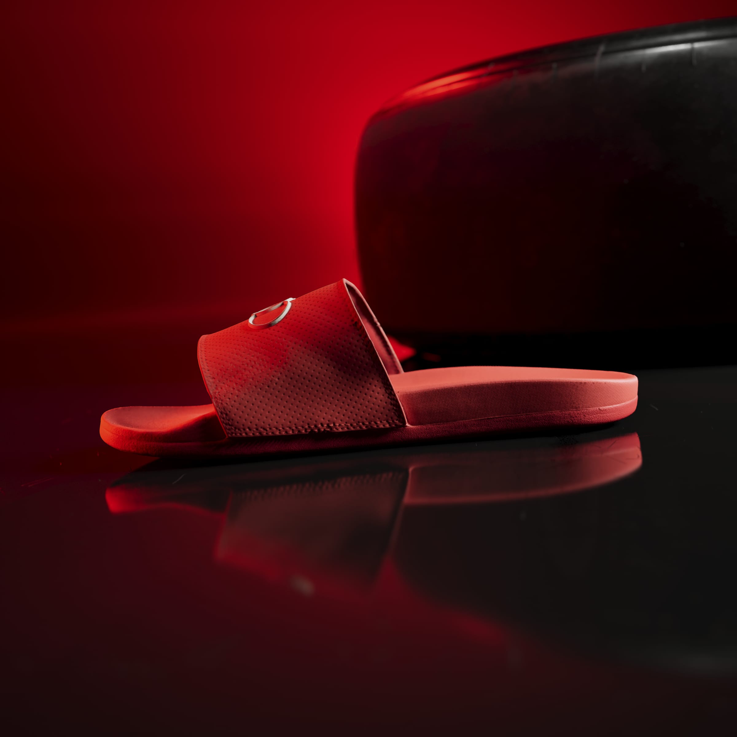 adidas Unisex adilette Comfort Audi Revolut F1 Team Slides